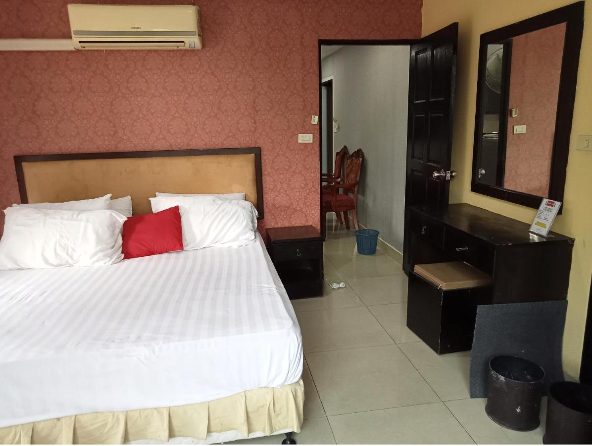 Lucky Inn Suites Pattaya Exteriör bild