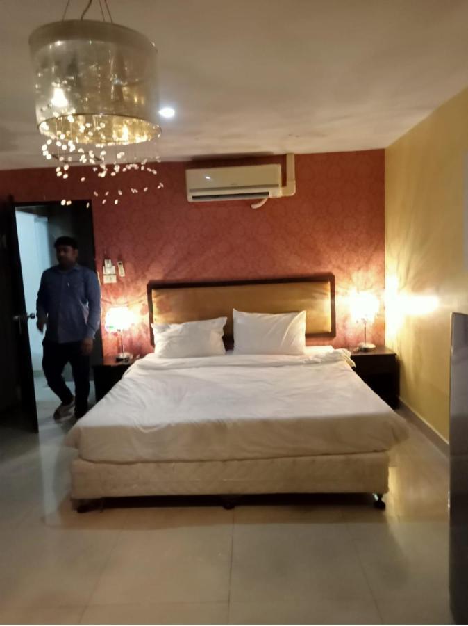 Lucky Inn Suites Pattaya Exteriör bild