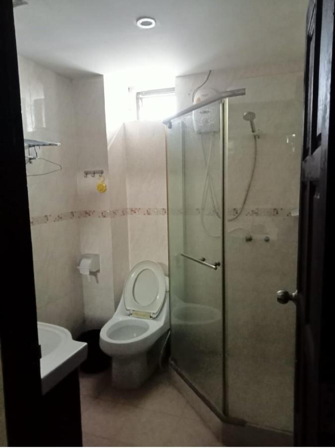 Lucky Inn Suites Pattaya Exteriör bild