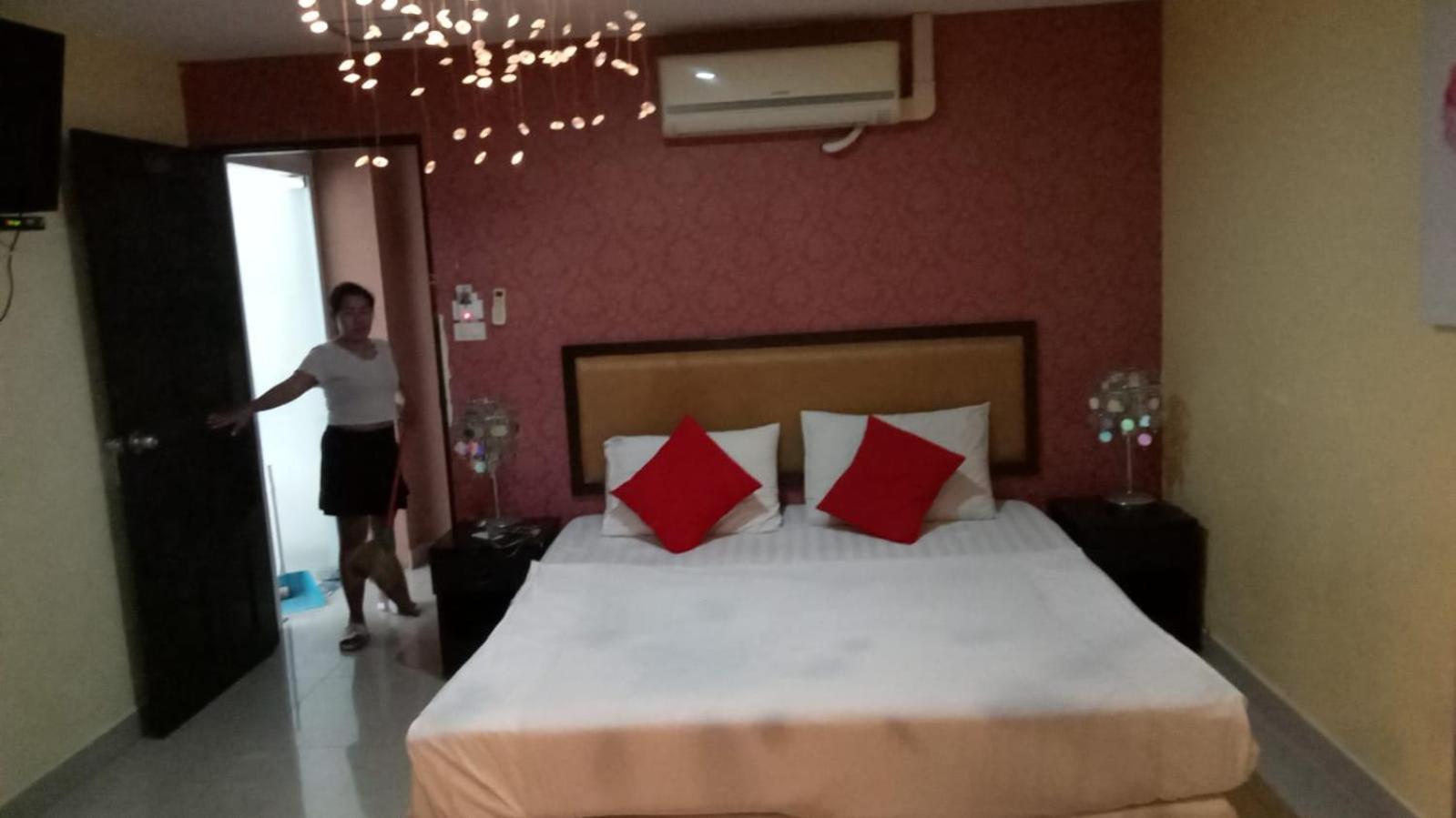 Lucky Inn Suites Pattaya Rum bild